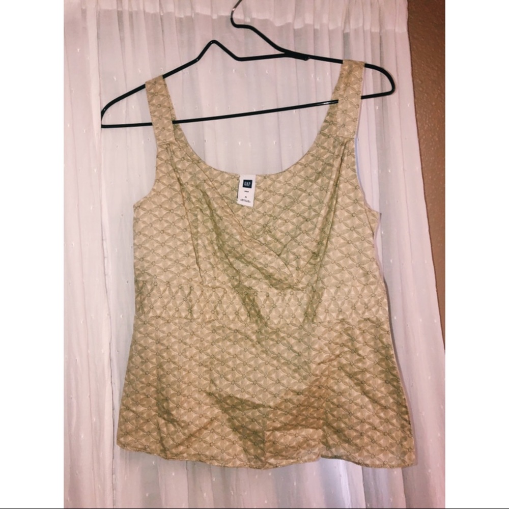 cute tank top 💓 the gap size S